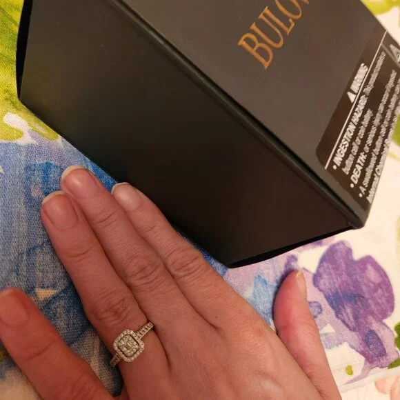 BRAND NEW Men's Bulova Classic Sutton Watch w/Diamond accents!! - Picture 12 of 12